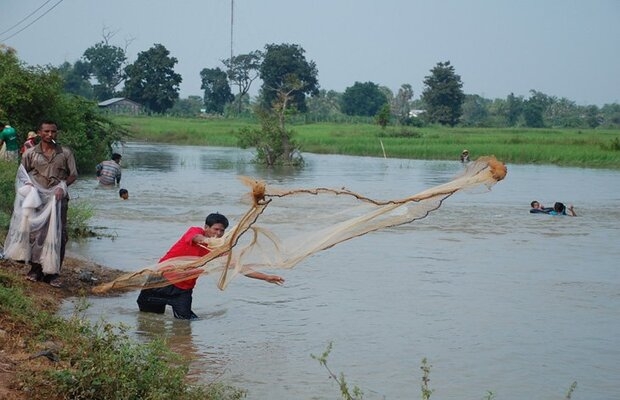 Kompong Kleang-By-air-conditioned-car